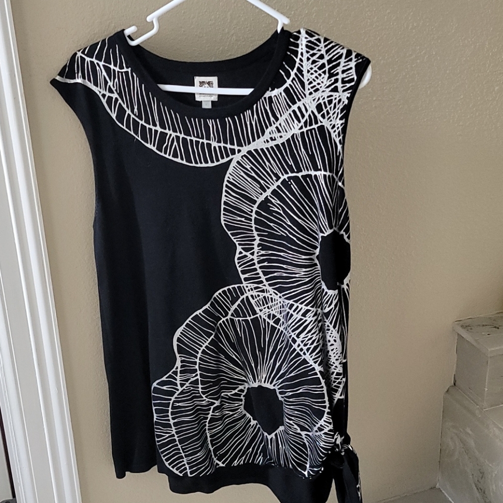 Sleeveless Holiday Sweater, L